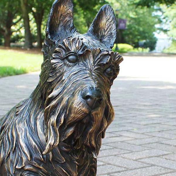 The Scottie Dog statue